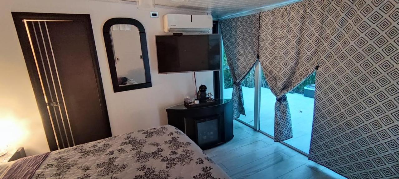 La Romantica Bed & Breakfast Contadora Island Екстериор снимка
