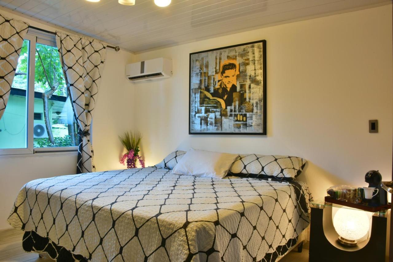 La Romantica Bed & Breakfast Contadora Island Екстериор снимка